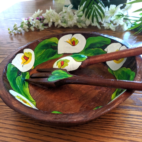 Other - Beautiful 10" salad bowl or decor.